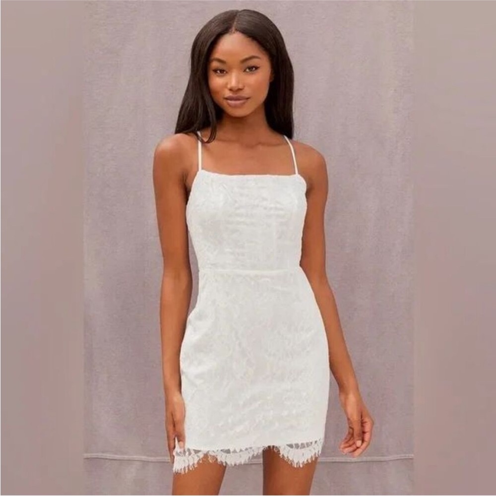 Lulu’s Romantic Fate White Lace Bodycon Mini Dress NWT M